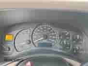 2002 Chevrolet Silverado 2500HD LS с VIN 1GCHK23U12F154935, выставлен на аукционе Copart как лот 70275405 с пробегом 334 991 миль миль и Списание • Salvage title. История ставок и продаж доступна на DreamBid. Изображение 9.