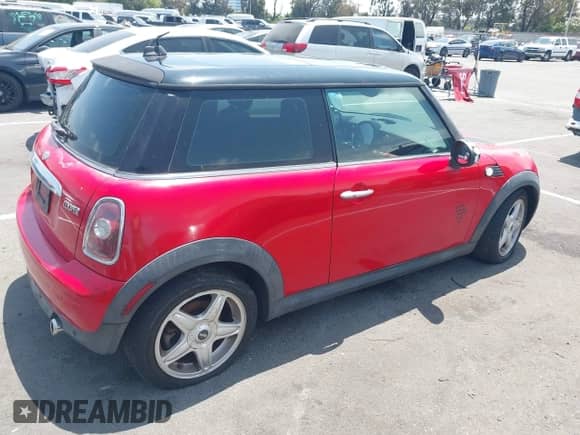 2008 MINI Hardtop with VIN WMWMF33538TT65157, listed as a IAAI auction lot 42587798 with 128,795 mi miles and . Bid and sale history available at DreamBid. Image 4.