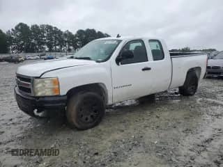 2007 Chevrolet Silverado 1500 LT1 with VIN 1GCEC19X27Z615917, listed as a Copart auction lot 65810965 with 113,938 mi miles and Non repairable. Bid and sale history available at DreamBid. Image 1.