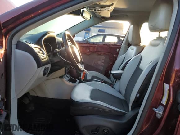 2020 Jeep Compass Latitude с VIN 3C4NJCBB8LT247177, выставлен на аукционе Copart как лот 48760535 с пробегом 106 700 миль миль и Списание • Salvage title. История ставок и продаж доступна на DreamBid. Изображение 7.