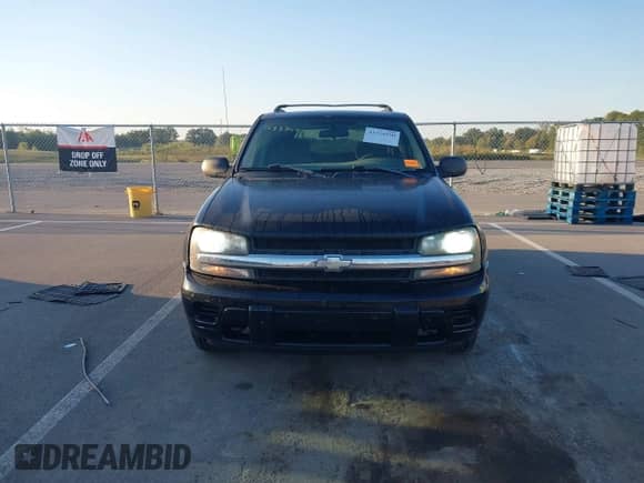 2004 Chevrolet TrailBlazer LS with VIN 1GNDT13S242338979, listed as a IAAI auction lot 43334950 with 256,783 mi miles and . Bid and sale history available at DreamBid. Image 11.
