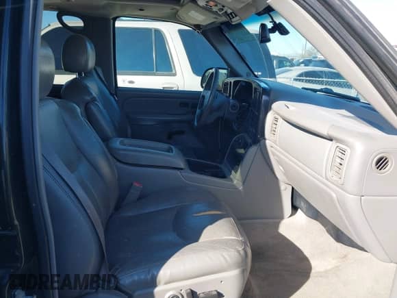 2006 Chevrolet Suburban LTZ with VIN 3GNFK16U66G117016, listed as a IAAI auction lot 41350512 with 213,777 mi miles and . Bid and sale history available at DreamBid. Image 5.