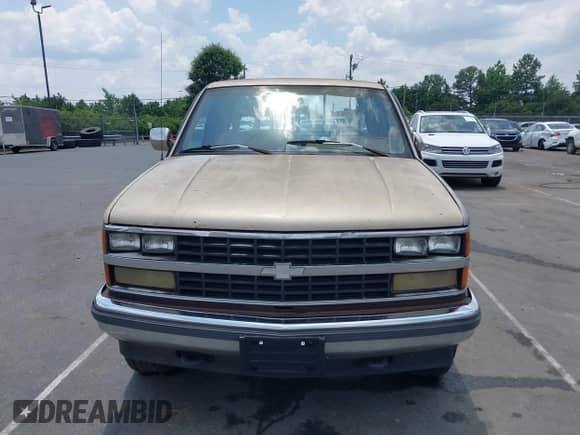1988 Chevrolet Silverado 2500 с VIN 2GCFK29K6J1202951, выставлен на аукционе IAAI как лот 42551862 с пробегом 428 372 миль миль и . История ставок и продаж доступна на DreamBid. Изображение 6.