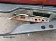 2002 Chevrolet Tahoe Z71 z VIN 1GNEK13Z92R321721, wystawiony jako IAAI lot #42179992 z przebiegiem 233 298 mil mil oraz . Historia ofert i sprzedaży dostępna na DreamBid. Obrazek 13.