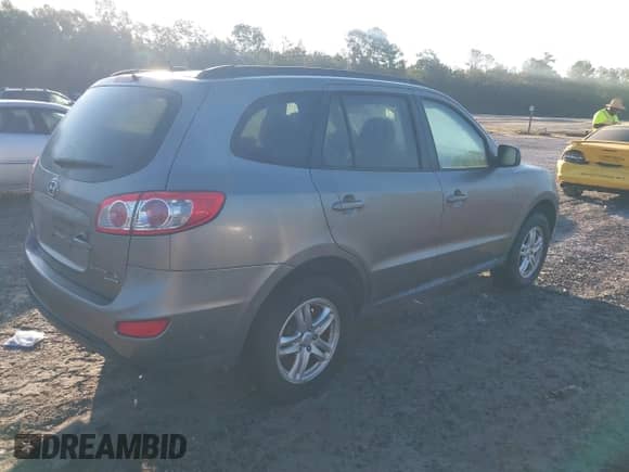 2011 Hyundai Santa Fe GLS with VIN 5XYZGDAB2BG066783, listed as a IAAI auction lot 43294091 with 225,223 mi miles and . Bid and sale history available at DreamBid. Image 4.