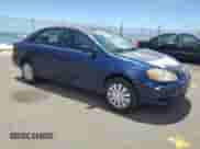 2004 Toyota Corolla CE z VIN 1NXBR32E04Z268677, wystawiony jako Copart lot #69282035 z przebiegiem 94 770 mil mil oraz Szkoda całkowita • Salvage title. Historia ofert i sprzedaży dostępna na DreamBid. Obrazek 4.