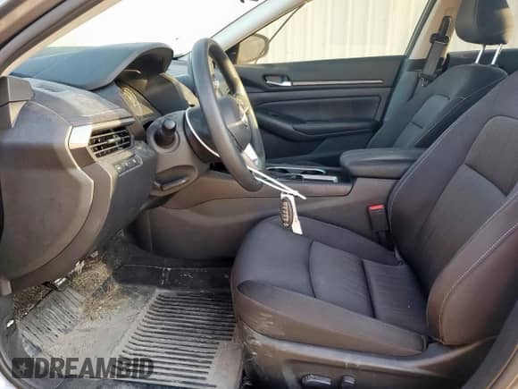 2024 Nissan Altima SV с VIN 1N4BL4DV9RN379762, выставлен на аукционе Copart как лот 84043685 с пробегом 22 767 миль миль и Списание • Salvage title. История ставок и продаж доступна на DreamBid. Изображение 7.
