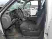 2014 Chevrolet Silverado 2500HD Work Truck z VIN 1GC1KVCG1EF184664, wystawiony jako Copart lot #47192755 z przebiegiem 199 338 mil mil oraz Szkoda całkowita • Salvage title. Historia ofert i sprzedaży dostępna na DreamBid. Obrazek 7.