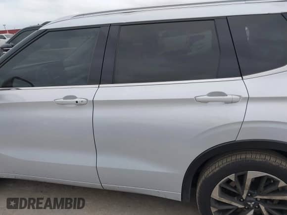 2024 Mitsubishi Outlander SEL with VIN JA4J3WA88RZ057293, listed as a IAAI auction lot 42035645 with 14,470 mi miles and . Bid and sale history available at DreamBid. Image 14.