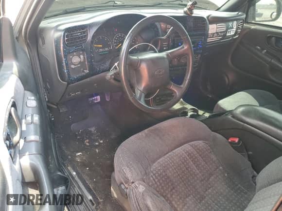 1999 Chevrolet S-10 LS ZR2 z VIN 1GCCT19W8X8191129, wystawiony jako Copart lot #55304145 z przebiegiem 301 019 mil mil oraz Szkoda całkowita • Salvage title. Historia ofert i sprzedaży dostępna na DreamBid. Obrazek 8.