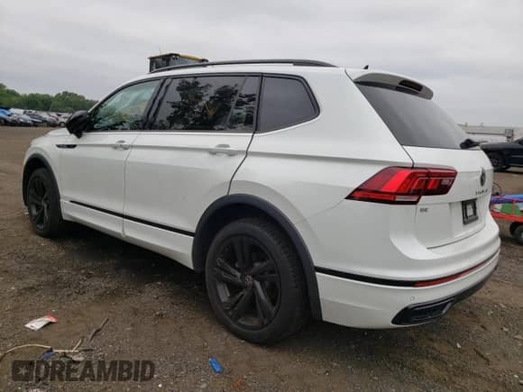 2024 Volkswagen Tiguan SE R-Line Black с VIN 3VV8B7AX8RM025872, выставлен на аукционе Copart как лот 64282855 с пробегом 16 071 миль миль и Списание • Salvage title. История ставок и продаж доступна на DreamBid. Изображение 2.