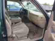 2005 GMC Sierra 1500 SLE с VIN 2GTEC13T451292207, выставлен на аукционе IAAI как лот 42099007 с пробегом 225 446 миль миль и . История ставок и продаж доступна на DreamBid. Изображение 5.