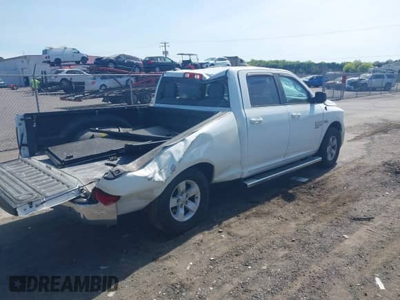 2020 Ram 1500 SLT z VIN 1C6RR6TT3LS134605, wystawiony jako IAAI lot #42073271 z przebiegiem 75 727 mil mil oraz . Historia ofert i sprzedaży dostępna na DreamBid. Obrazek 4.