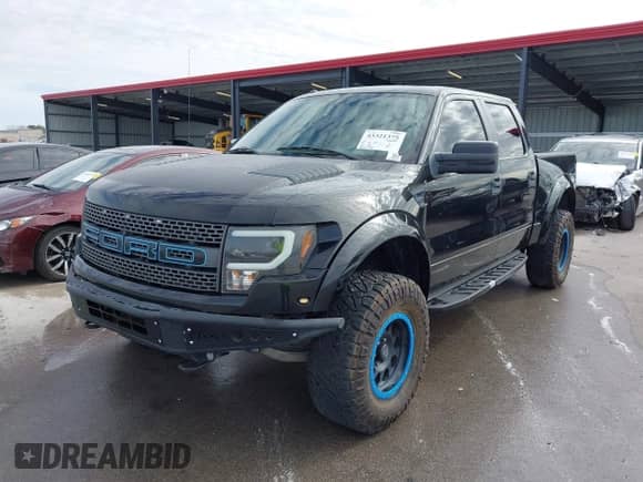 2013 Ford F-150 SVT Raptor z VIN 1FTFW1R68DFC03131, wystawiony jako IAAI lot #43321375 z przebiegiem 162 975 mil mil oraz . Historia ofert i sprzedaży dostępna na DreamBid. Obrazek 6.