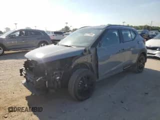 2021 Nissan Kicks SR z VIN 3N1CP5DV4ML556917, wystawiony jako Copart lot #67777585 z przebiegiem 43 004 mil mil oraz Szkoda całkowita • Salvage title. Historia ofert i sprzedaży dostępna na DreamBid. Obrazek 1.