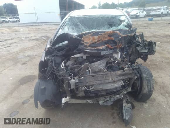 2015 Nissan Note S with VIN 3N1CE2CP3FL361725, listed as a IAAI auction lot 37444827 with 97,772 mi miles and . Bid and sale history available at DreamBid. Image 13.