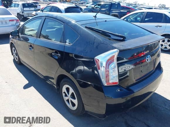 2014 Toyota Prius Two z VIN JTDKN3DU9E1815114, wystawiony jako IAAI lot #43465036 z przebiegiem 184 741 mil mil oraz . Historia ofert i sprzedaży dostępna na DreamBid. Obrazek 3.