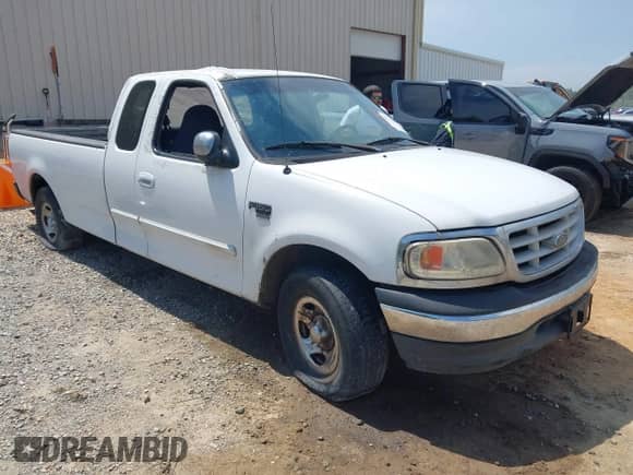1999 Ford F-150 XL with VIN 1FTRX17L2XNB70799, listed as a IAAI auction lot 42762580 with Not provided miles and . Bid and sale history available at DreamBid. Image 1.