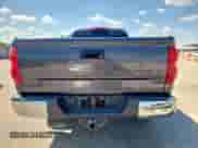 2018 Toyota Tundra SR5 с VIN 5TFRM5F11JX128197, выставлен на аукционе Copart как лот 81984505 с пробегом 168 233 миль миль и Списание • Salvage title. История ставок и продаж доступна на DreamBid. Изображение 6.