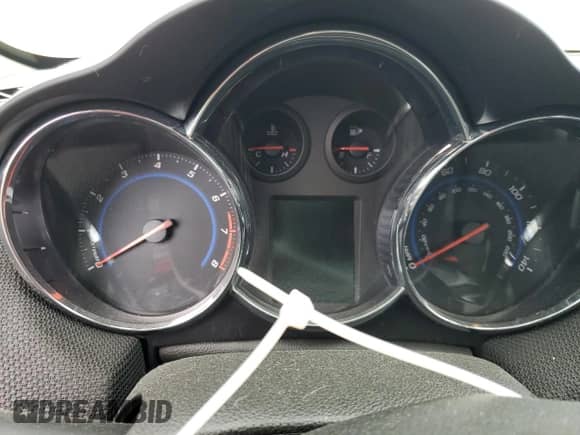 2015 Chevrolet Cruze LTZ z VIN 1G1PG5SB2F7185330, wystawiony jako Copart lot #58521435 z przebiegiem Nie podano mil oraz Szkoda całkowita • Salvage title. Historia ofert i sprzedaży dostępna na DreamBid. Obrazek 9.