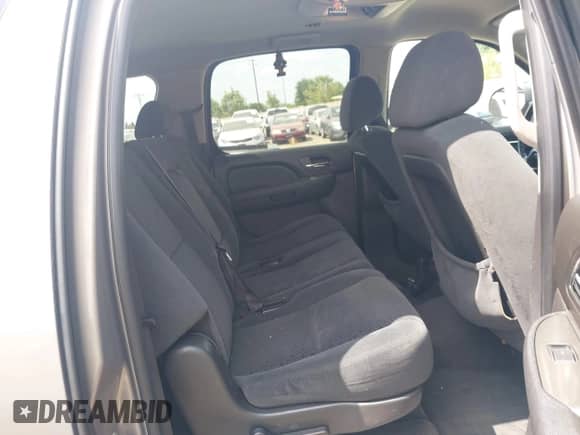 2007 Chevrolet Suburban LT с VIN 1GNFK163X7J289542, выставлен на аукционе IAAI как лот 42054920 с пробегом 146 702 миль миль и . История ставок и продаж доступна на DreamBid. Изображение 8.