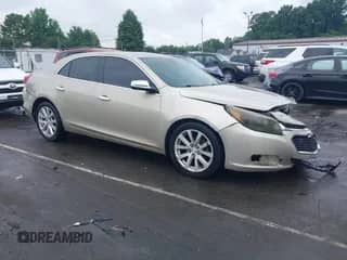 2014 Chevrolet Malibu LS z VIN 1G11A5SL4EF275986, wystawiony jako IAAI lot #42645534 z przebiegiem 173 937 mil mil oraz . Historia ofert i sprzedaży dostępna na DreamBid. Obrazek 1.