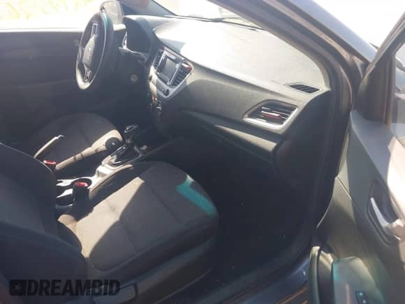 2019 Hyundai Accent SE z VIN 3KPC24A35KE084091, wystawiony jako IAAI lot #42947263 z przebiegiem 146 134 mil mil oraz . Historia ofert i sprzedaży dostępna na DreamBid. Obrazek 5.