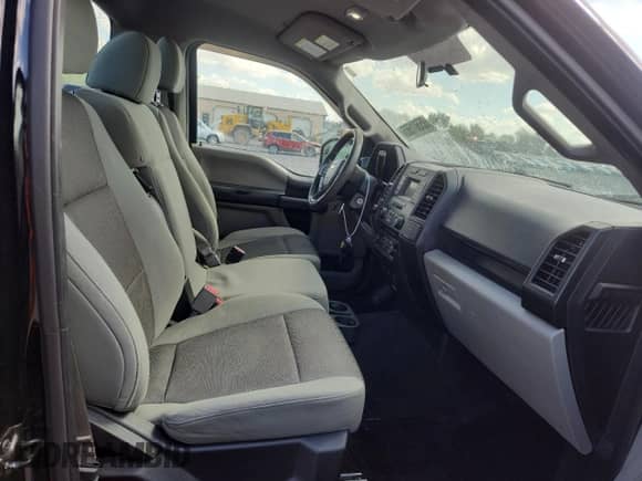 2016 Ford F-150 XL z VIN 1FTMF1C82GKE40159, wystawiony jako Copart lot #85501565 z przebiegiem 176 000 mil mil oraz Szkoda całkowita • Salvage title. Historia ofert i sprzedaży dostępna na DreamBid. Obrazek 10.