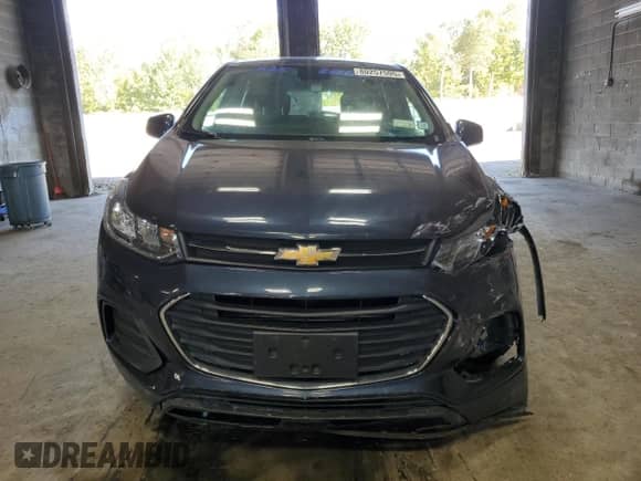 2019 Chevrolet Trax LS with VIN 3GNCJNSB1KL266971, listed as a Copart auction lot 80257595 with 45,643 mi miles and Salvage title. Bid and sale history available at DreamBid. Image 5.