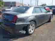 2015 Chrysler 300 S с VIN 2C3CCAGG0FH899559, выставлен на аукционе IAAI как лот 43186639 с пробегом 156 760 миль миль и . История ставок и продаж доступна на DreamBid. Изображение 4.