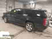 2008 Chevrolet Suburban 3LT z VIN 1GNFK16388J153783, wystawiony jako IAAI lot #42080742 z przebiegiem 301 158 mil mil oraz . Historia ofert i sprzedaży dostępna na DreamBid. Obrazek 3.