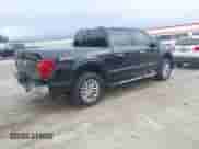 2024 Ford F-150 Lariat z VIN 1FTFW5L52RFA75628, wystawiony jako IAAI lot #43393183 z przebiegiem 15 578 mil mil oraz . Historia ofert i sprzedaży dostępna na DreamBid. Obrazek 4.