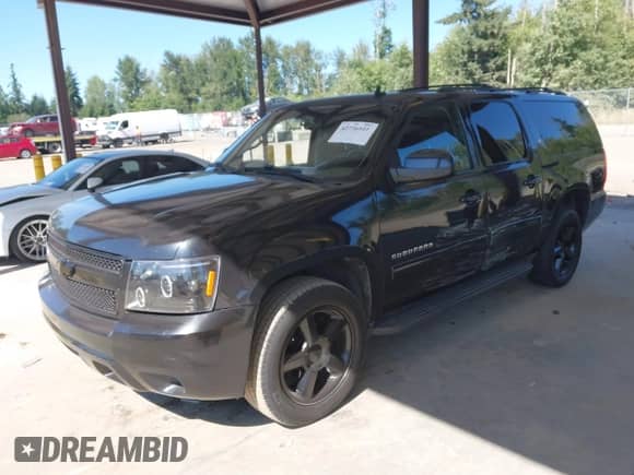 2013 Chevrolet Suburban LT с VIN 1GNSCJE05DR175996, выставлен на аукционе IAAI как лот 42736918 с пробегом 297 110 миль миль и . История ставок и продаж доступна на DreamBid. Изображение 17.