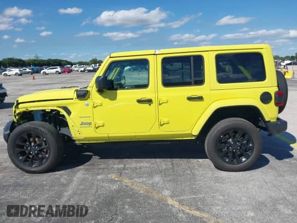 2024 Jeep Wrangler Sahara with VIN 1C4RJXP68RW254525, listed as a IAAI auction lot 43453534 with 32,749 mi miles and . Bid and sale history available at DreamBid. Image 14.