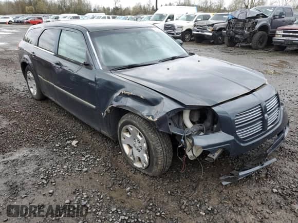 2007 Dodge Magnum with VIN 2D4FV47V47H643979, listed as a Copart auction lot 48383465 with 172,049 mi miles and Salvage title. Bid and sale history available at DreamBid. Image 4.