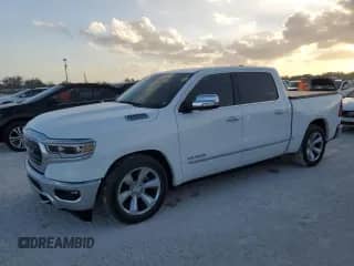 2022 Ram 1500 Limited z VIN 1C6RREHT8NN178832, wystawiony jako Copart lot #75320084 z przebiegiem Nie podano mil oraz Szkoda całkowita • Salvage title. Historia ofert i sprzedaży dostępna na DreamBid. Obrazek 1.