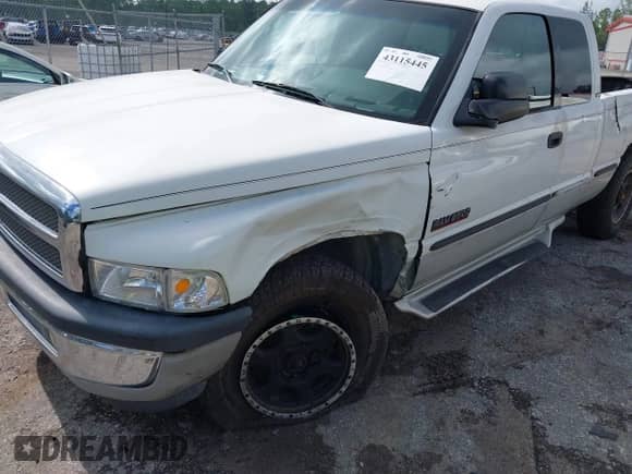 1999 Dodge 2500 with VIN 3B7KC2369XG236101, listed as a IAAI auction lot 43115445 with 267,588 mi miles and . Bid and sale history available at DreamBid. Image 6.