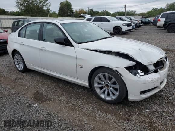 2011 BMW 3 Series 328i xDrive с VIN WBAPK5C55BF125294, выставлен на аукционе Copart как лот 72057465 с пробегом 76 510 миль миль и Списание • Salvage title. История ставок и продаж доступна на DreamBid. Изображение 4.