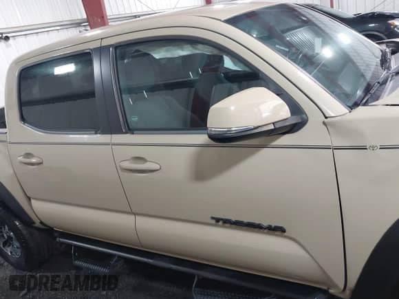 2019 Toyota Tacoma SR с VIN 3TMCZ5AN4KM210028, выставлен на аукционе IAAI как лот 43248744 с пробегом 54 047 миль миль и . История ставок и продаж доступна на DreamBid. Изображение 14.