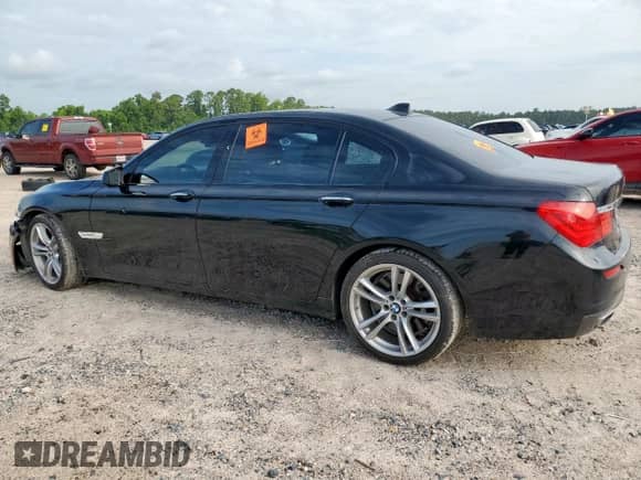 2011 BMW 7 Series 750Li z VIN WBAKB8C5XBCY64741, wystawiony jako Copart lot #63798285 z przebiegiem 100 850 mil mil oraz Szkoda całkowita • Salvage title. Historia ofert i sprzedaży dostępna na DreamBid. Obrazek 2.
