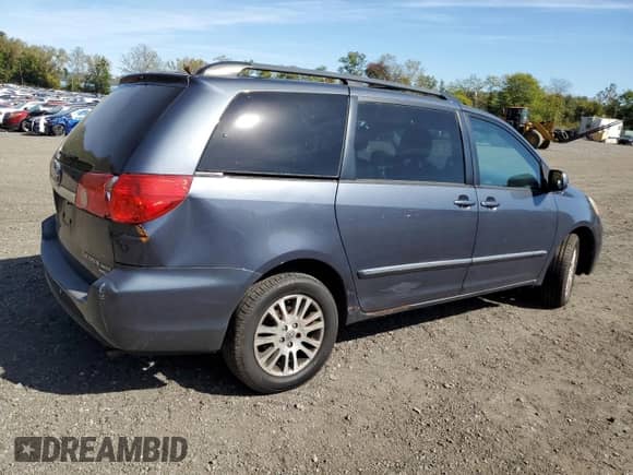2010 Toyota Sienna XLE с VIN 5TDDK4CC0AS033362, выставлен на аукционе Copart как лот 84948445 с пробегом Не указан миль и Чистый • Clean title. История ставок и продаж доступна на DreamBid. Изображение 3.