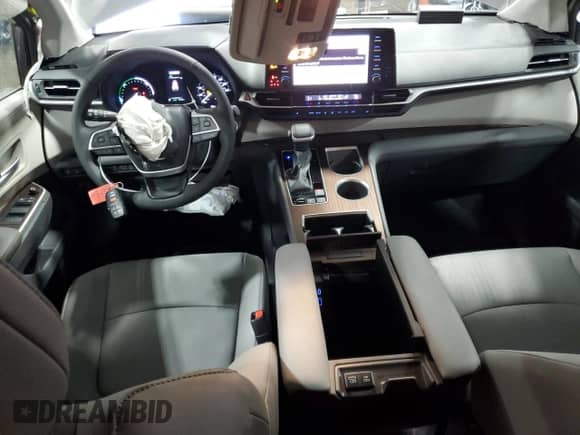 2024 Toyota Sienna XLE with VIN 5TDYSKFC9RS147406, listed as a Copart auction lot 62711715 with 5,454 mi miles and Salvage title. Bid and sale history available at DreamBid. Image 8.