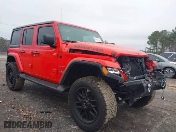 2021 Jeep Wrangler Unlimited Sahara Altitude z VIN 1C4HJXEN8MW679385, wystawiony jako IAAI lot #41542602 z przebiegiem 50 220 mil mil oraz . Historia ofert i sprzedaży dostępna na DreamBid. Obrazek 1.