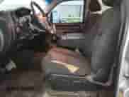 2011 Chevrolet Silverado 3500HD SRW LT z VIN 1GC4K0C83BF221444, wystawiony jako Copart lot #65460995 z przebiegiem 168 217 mil mil oraz Czysty tytuł • Clean title. Historia ofert i sprzedaży dostępna na DreamBid. Obrazek 7.