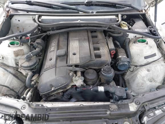 2004 BMW 3 Series 325i с VIN WBAEN33414PC12863, выставлен на аукционе IAAI как лот 43325667 с пробегом 101 779 миль миль и . История ставок и продаж доступна на DreamBid. Изображение 10.