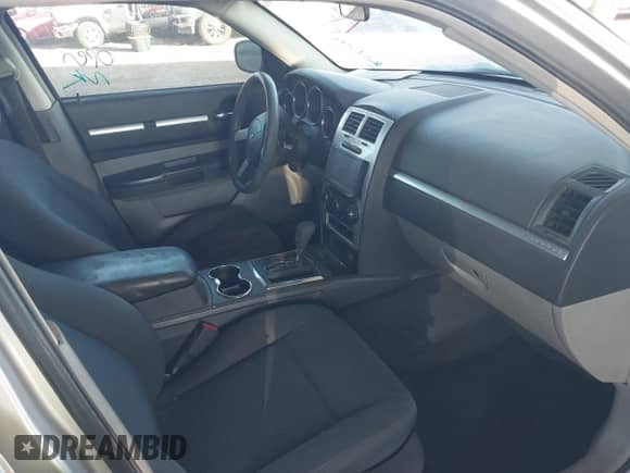 2008 Dodge Magnum SXT with VIN 2D4FV37V18H214391, listed as a IAAI auction lot 41608426 with 218,573 mi miles and . Bid and sale history available at DreamBid. Image 5.
