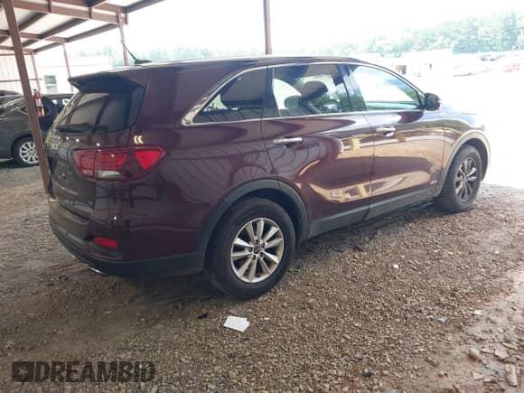 2020 Kia Sorento LX z VIN 5XYPGDA55LG609191, wystawiony jako IAAI lot #42659638 z przebiegiem 109 278 mil mil oraz . Historia ofert i sprzedaży dostępna na DreamBid. Obrazek 4.