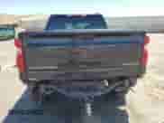 2024 Chevrolet Silverado 1500 Custom Trail Boss z VIN 3GCUDCE81RG113566, wystawiony jako Copart lot #54438685 z przebiegiem 28 275 mil mil oraz Szkoda całkowita • Salvage title. Historia ofert i sprzedaży dostępna na DreamBid. Obrazek 6.