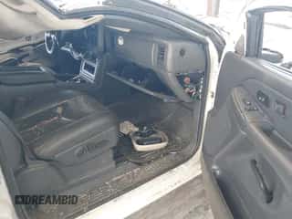 2005 Chevrolet Silverado 1500HD LT z VIN 1GCGK13U25F921945, wystawiony jako IAAI lot #41688949 z przebiegiem 250 734 mil mil oraz . Historia ofert i sprzedaży dostępna na DreamBid. Obrazek 5.