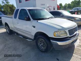 1999 Ford F-150 z VIN 2FTRX17W3XCB17822, wystawiony jako IAAI lot #42656017 z przebiegiem Nie podano mil oraz . Historia ofert i sprzedaży dostępna na DreamBid. Obrazek 1.